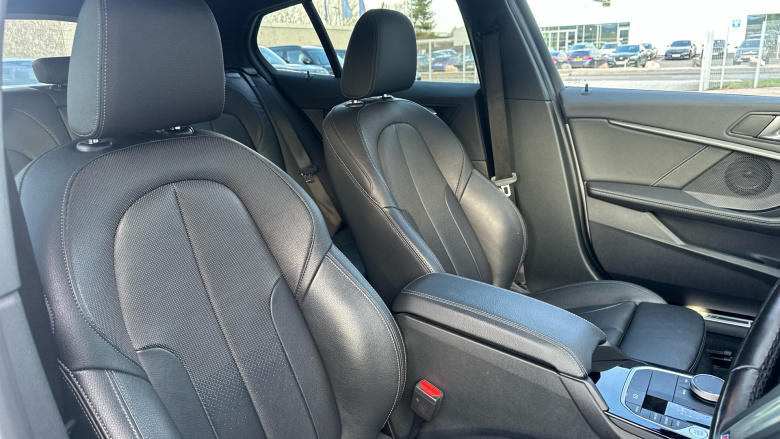 BMW 1 Series 118i M Sport 5dr Step Auto Petrol Hatchback